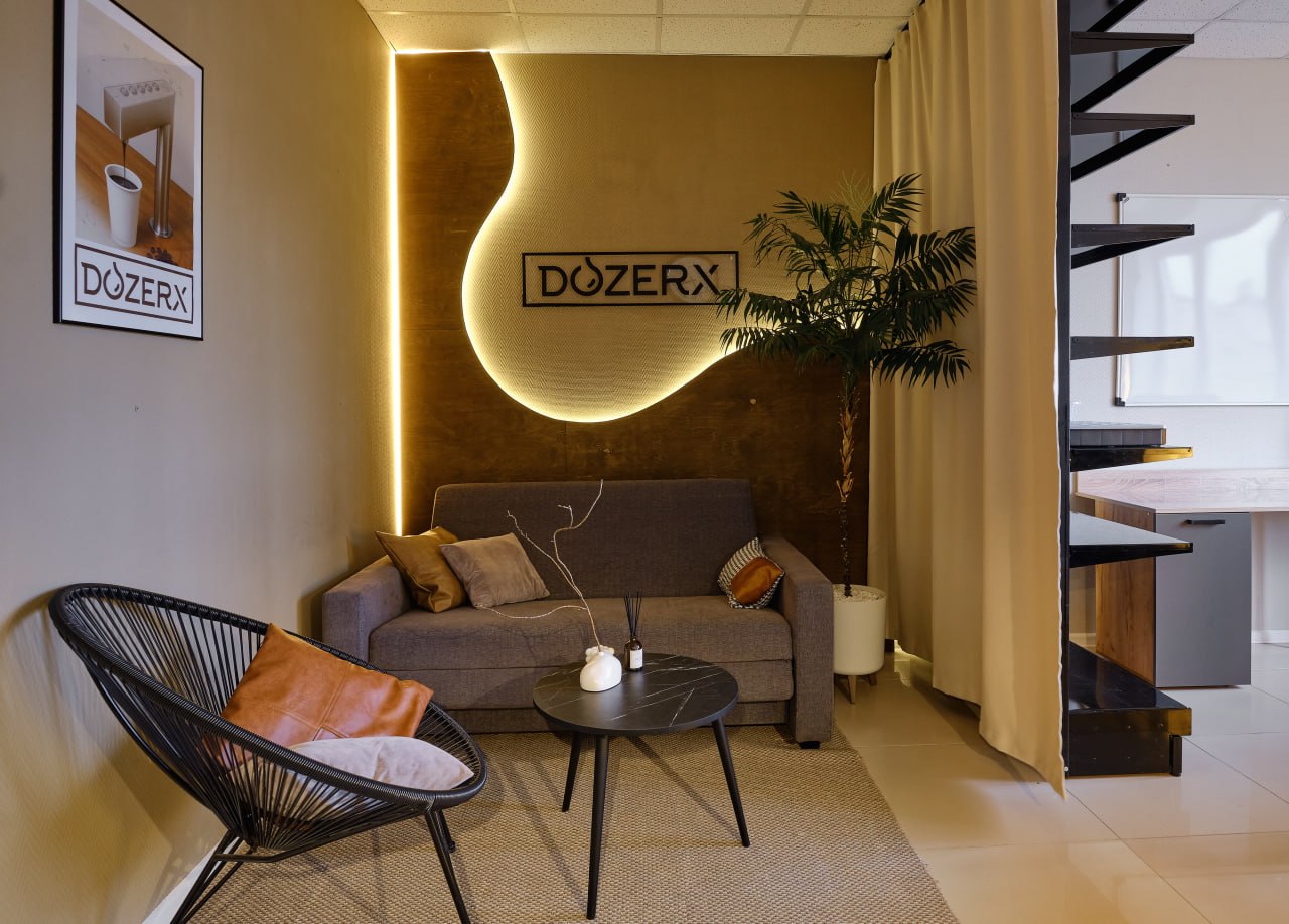 Интерьер шоурума DozerX
